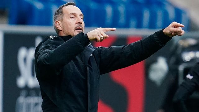 Ob die Champions League für die Eintracht realistisch ist? "Wenn wir so weiterspielen auf alle Fälle", sagt Trainer Adi Hütter.