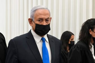 Israels Premierminister Benjamin Netanjahu bei der Anhörung im Korruptionsprozess in Jerusalem.