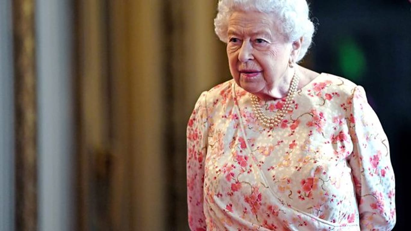 Über das Privatvermögen der Queen kann man weiter nur spekulieren.