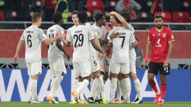 Nach dem Sieg gegen Al Ahly Kairo steht der FC Bayern im Finale der Club-WM in Katar. Nach dem Sieg gegen Al Ahly Kairo steht der FC Bayern im Finale der Club-WM in Katar.