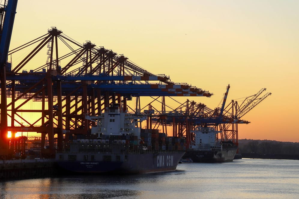 Der Hamburger Hafen (Symbobild): Von hier verschiffen viele Exportunternehmen ihre Waren ins Ausland.