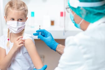 Covid-19-Impfung für Kinder: Ein einziger Impfstoff ist ab 16 zugelassen, alle anderen nur für Erwachsene. (Symbolbild)