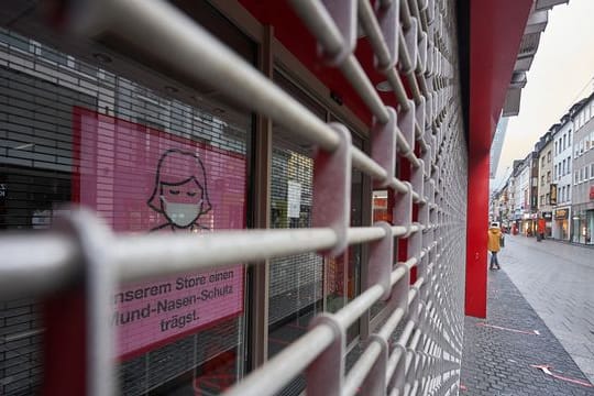 Gitter vor geschlossenen Geschäften gehören im Corona-Lockdown zum Alltag.