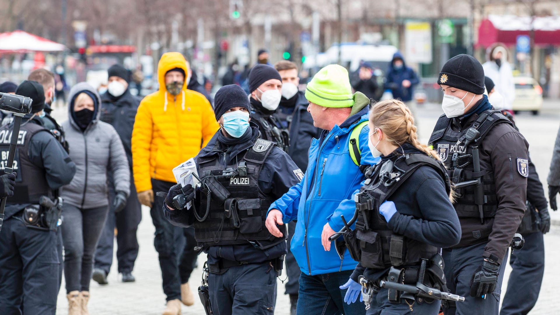 Anti-Lockdown-Demos: Demonstrationen von Gegnern der Maßnahmen gegen die Corona-Pandemie haben zu einer starken Verbreitung des Virus beigetragen. (Symbolbild)