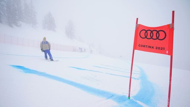 Dichter Nebel auf der Strecke verhindert den Wettkampf.