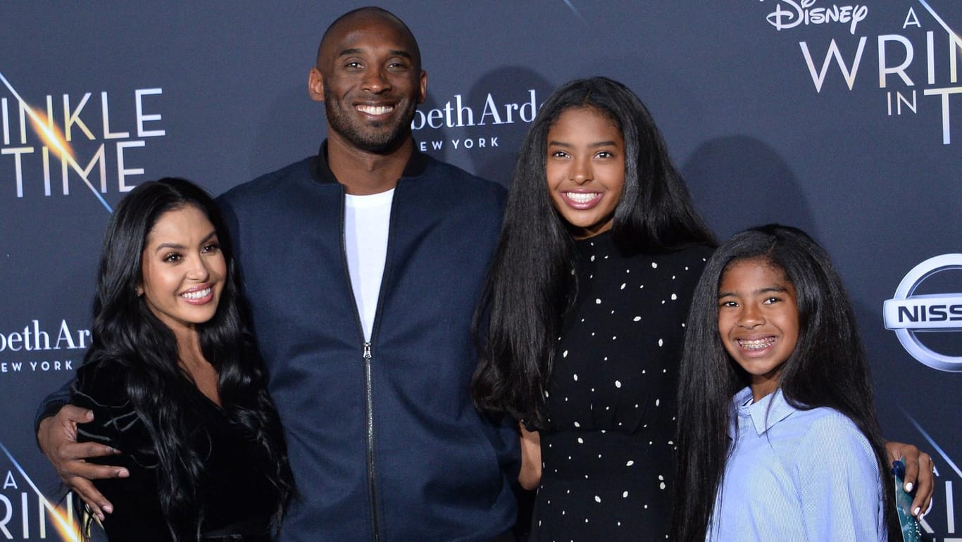 Kobe Bryant mit seiner Frau Vanessa und ihren Töchtern Natalia und Gianna.