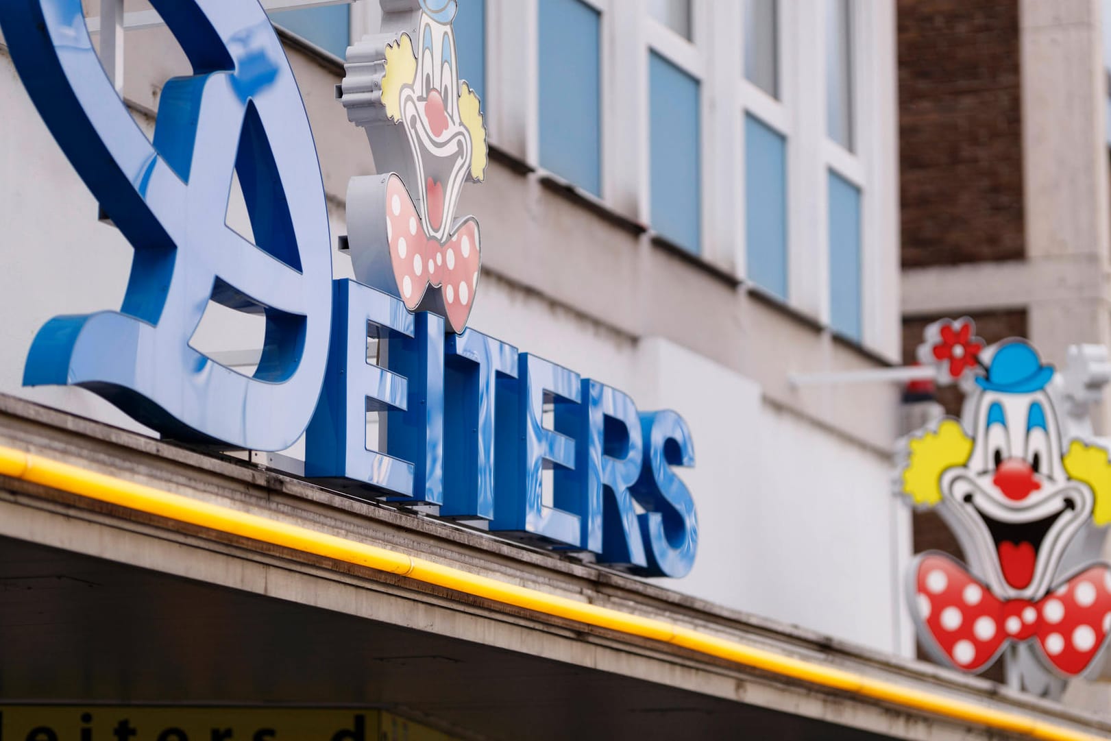 Deiters Kostüm-Shop in der Schildergasse: Der Hersteller gilt als der größte in Deutschland.