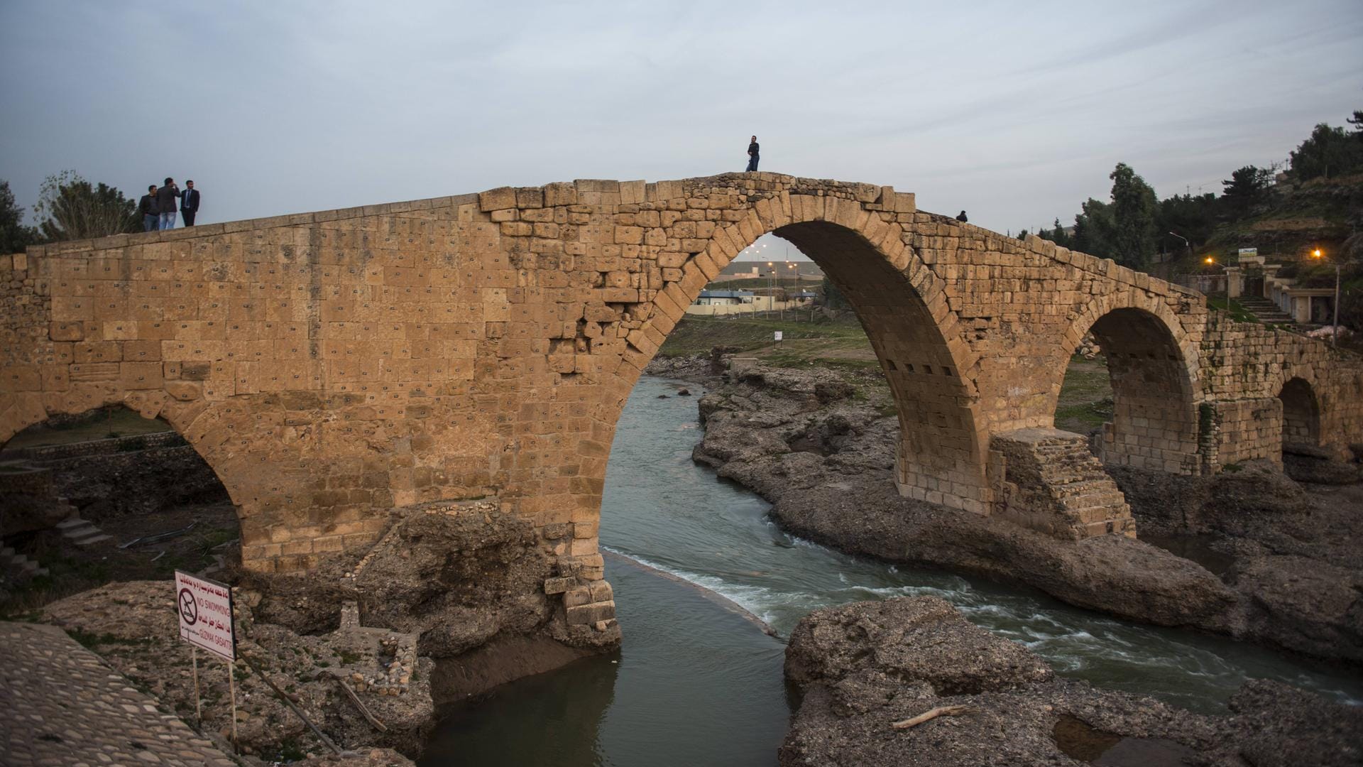 Delal-Brücke in der Region Dahuk im Irak: Im Grenzgebiet führt die Türkei Militäroffensiven durch.