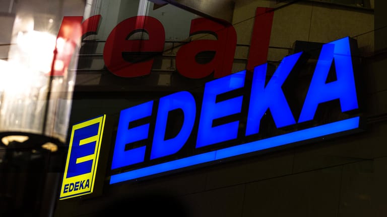 Edeka und Real: Das Kartellamt sieht diese Vereinigung in manchen Fällen kritisch