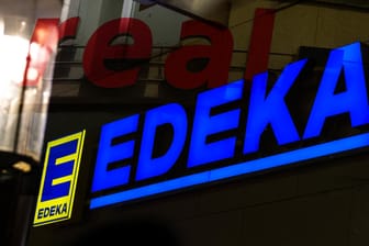 Edeka und Real: Das Kartellamt sieht diese Vereinigung in manchen Fällen kritisch