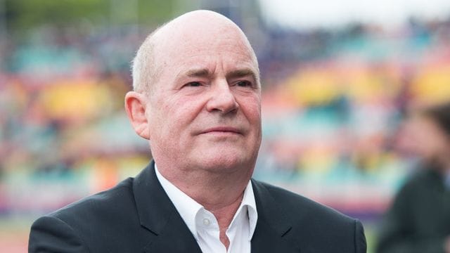 Siegfried Dietrich, Vorsitzender des DFB-Ausschusses Frauen-Bundesligen. Siegfried Dietrich, Vorsitzender des DFB-Ausschusses Frauen-Bundesligen.