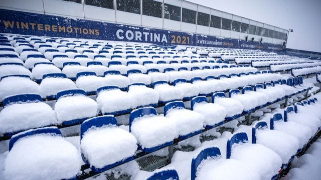 An den ersten drei Tagen konnten in Cortina d'Ampezzo Wettbewerbe wegen Schneefalls und Nebels nicht stattfinden. An den ersten drei Tagen konnten in Cortina d'Ampezzo Wettbewerbe wegen Schneefalls und Nebels nicht stattfinden.
