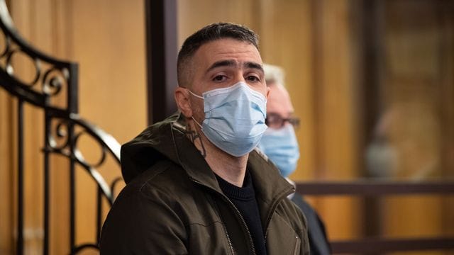 Anis Mohamed Youssef Ferchichi, bekannt als Bushido, sitzt in einem Gerichtssaal: Er hat wieder gegen Arafat Abou-Chaker ausgesagt. Anis Mohamed Youssef Ferchichi, bekannt als Bushido, sitzt in einem Gerichtssaal: Er hat wieder gegen Arafat Abou-Chaker ausgesagt.
