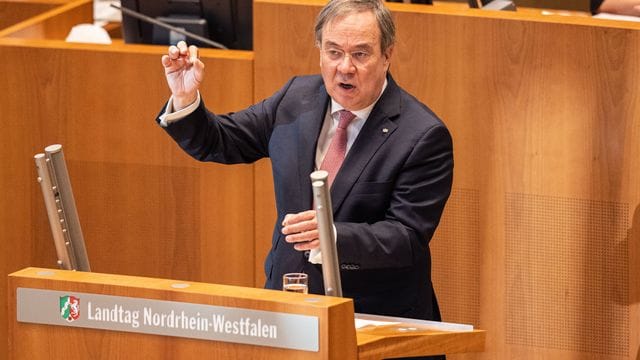 Armin Laschet spricht im Landtag (Archivbild): Er hat auf den Brief einer Sechsjährigen zur Corona-Lage geantwortet. Armin Laschet spricht im Landtag (Archivbild): Er hat auf den Brief einer Sechsjährigen zur Corona-Lage geantwortet.