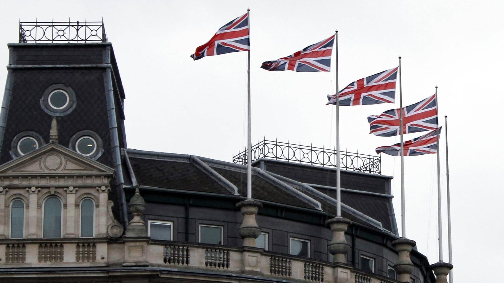 Union-Jack-Flaggen in London (Symbolbild): Bis zum 31.12.2020 entstandene Rentenansprüche bleiben weiter bestehen.