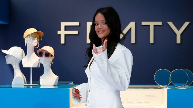 Rihanna stellte die erste Kollektion ihres Modelabels "Fenty" in Paris 2019 vor. Rihanna stellte die erste Kollektion ihres Modelabels "Fenty" in Paris 2019 vor.