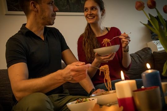 Ein feierliches Essen zuhause kann ein Gegengift zum Chaos in Zeiten von Lockdown und Homeschooling sein.