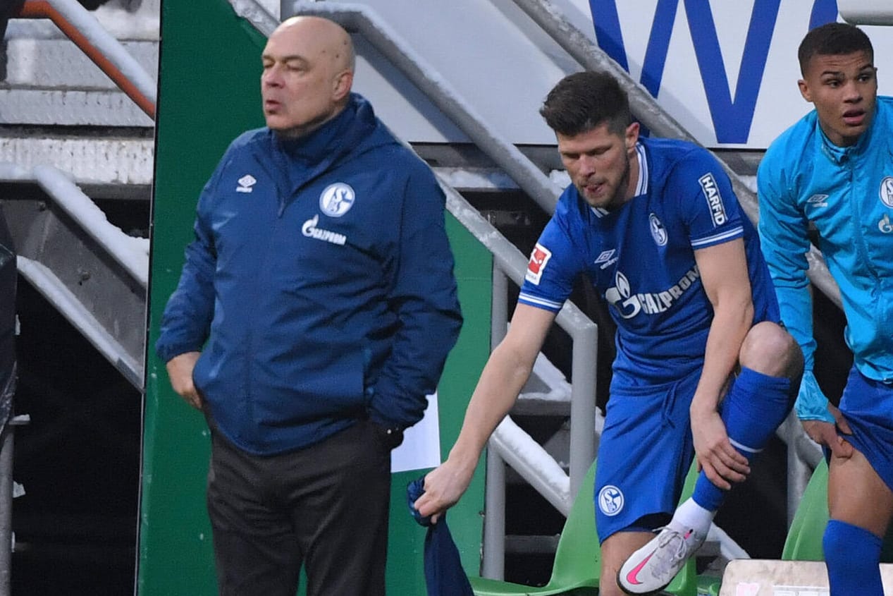 Klaas-Jan Huntelaar (m.): Der Schalker Neuzugang fällt weiter aus.