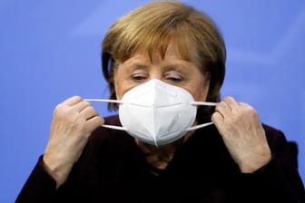 Kanzlerin Merkel bei der Pressekonferenz nach dem Corona-Gipfel am Mittwoch: Sie setzte sich für einen Sicherheitspuffer vor möglichen Lockerungen ein.