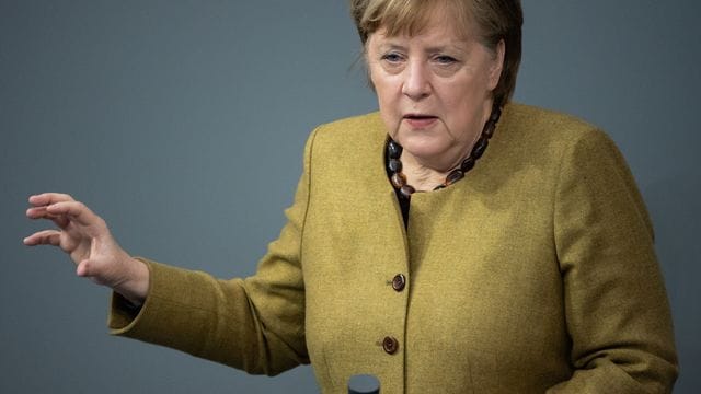 Bundeskanzlerin Angela Merkel nimmt im Bundestag Stellung zu den Ergebnissen der Bund-Länder-Runde. Bundeskanzlerin Angela Merkel nimmt im Bundestag Stellung zu den Ergebnissen der Bund-Länder-Runde.