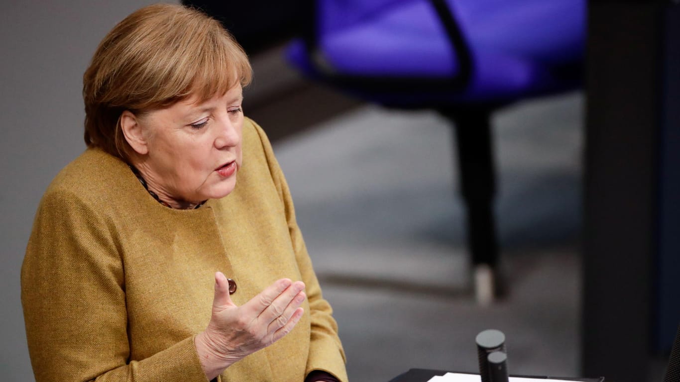 Kanzlerin Angela Merkel bei ihrer Regierungserklärung zu den Corona-Maßnahmen: Im Anschluss gab es heftige Kritik am Vorgehen der Bundesregierung bei der Pandemie-Bekämpfung.