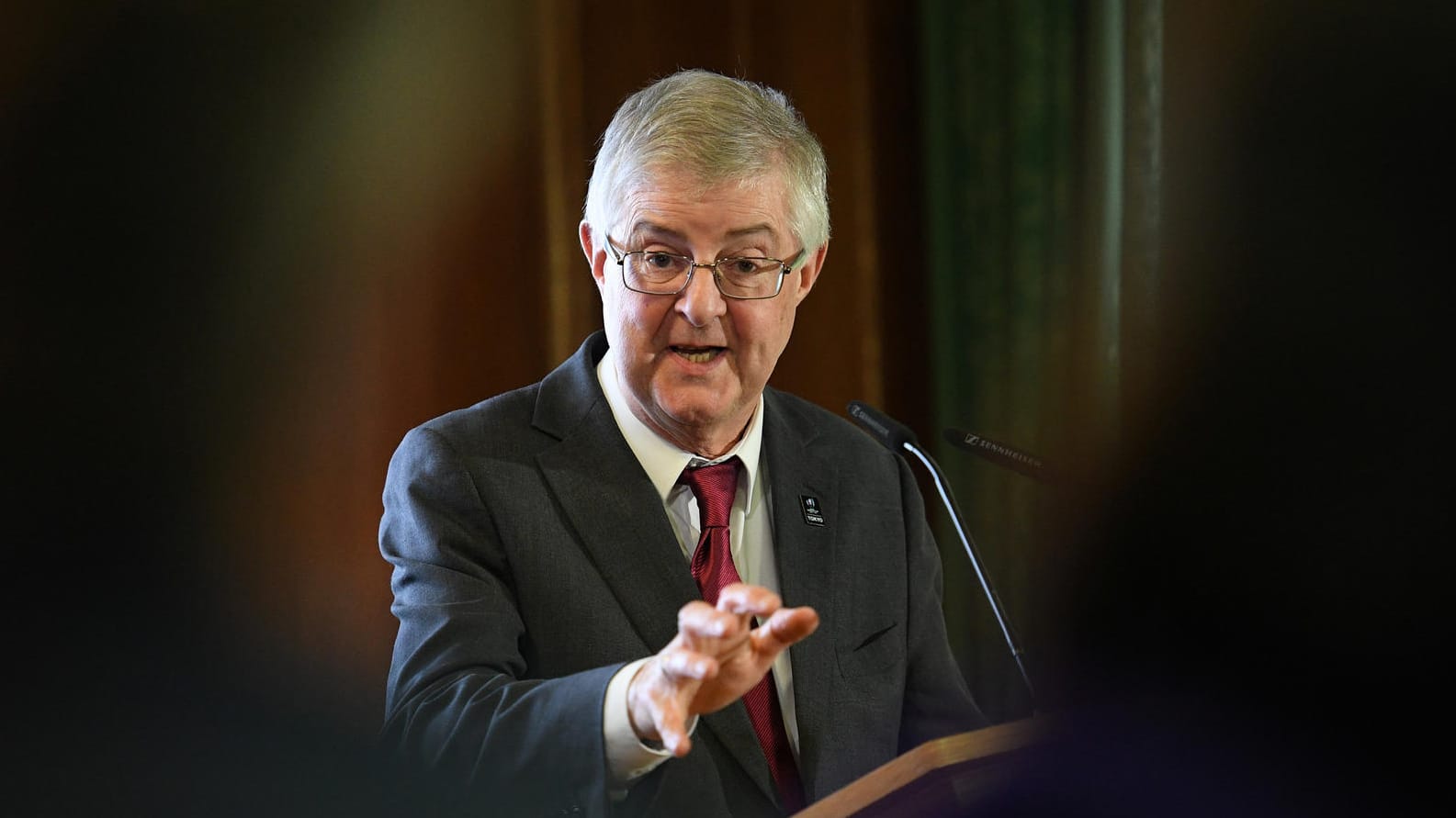 Mark Drakeford, der Regierungschef von Wales: Er sagt über Johnson: "Der Premierminister ist derjenige, der am meisten zum Auseinanderbrechen des Vereinigten Königreichs beiträgt."