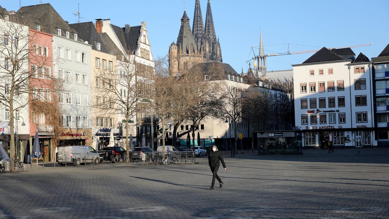 Der leere Heumarkt in Köln: "Umso disziplinierter man ist, umso wichtiger ist es, ab und zu auch mal zu eskalieren."