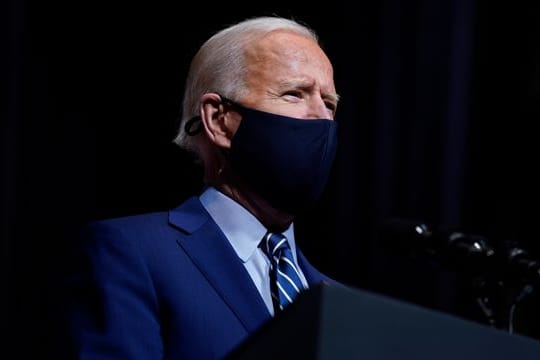 US-Präsident Joe Biden macht bei seinem Besuch im Nationalen Gesundheitsinstitut weiter Druck.