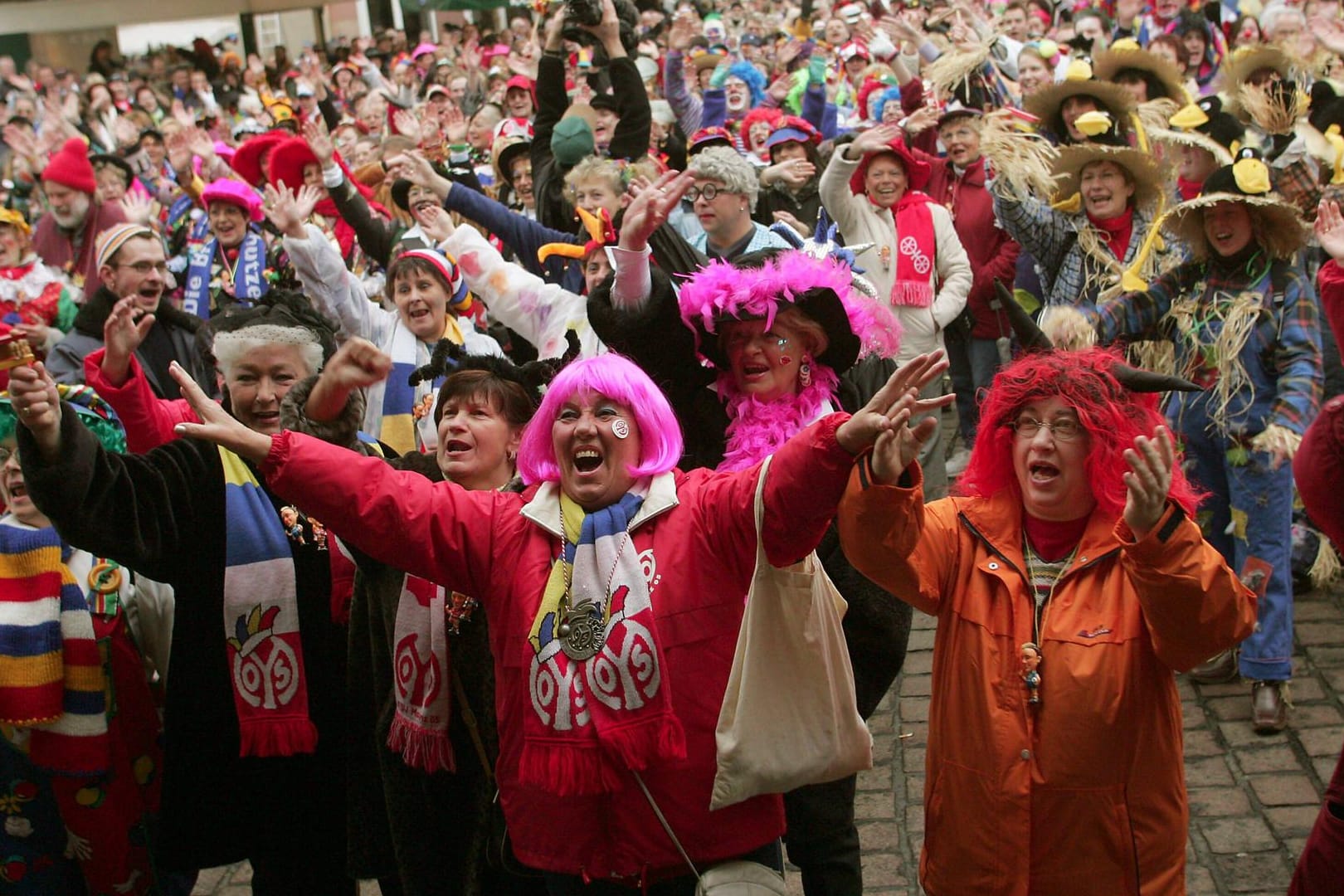 Weiberfastnacht in Mainz: In der Regel geht es auf den Straßen ausgelassen zu. Dieses Jahr ist alles anders.