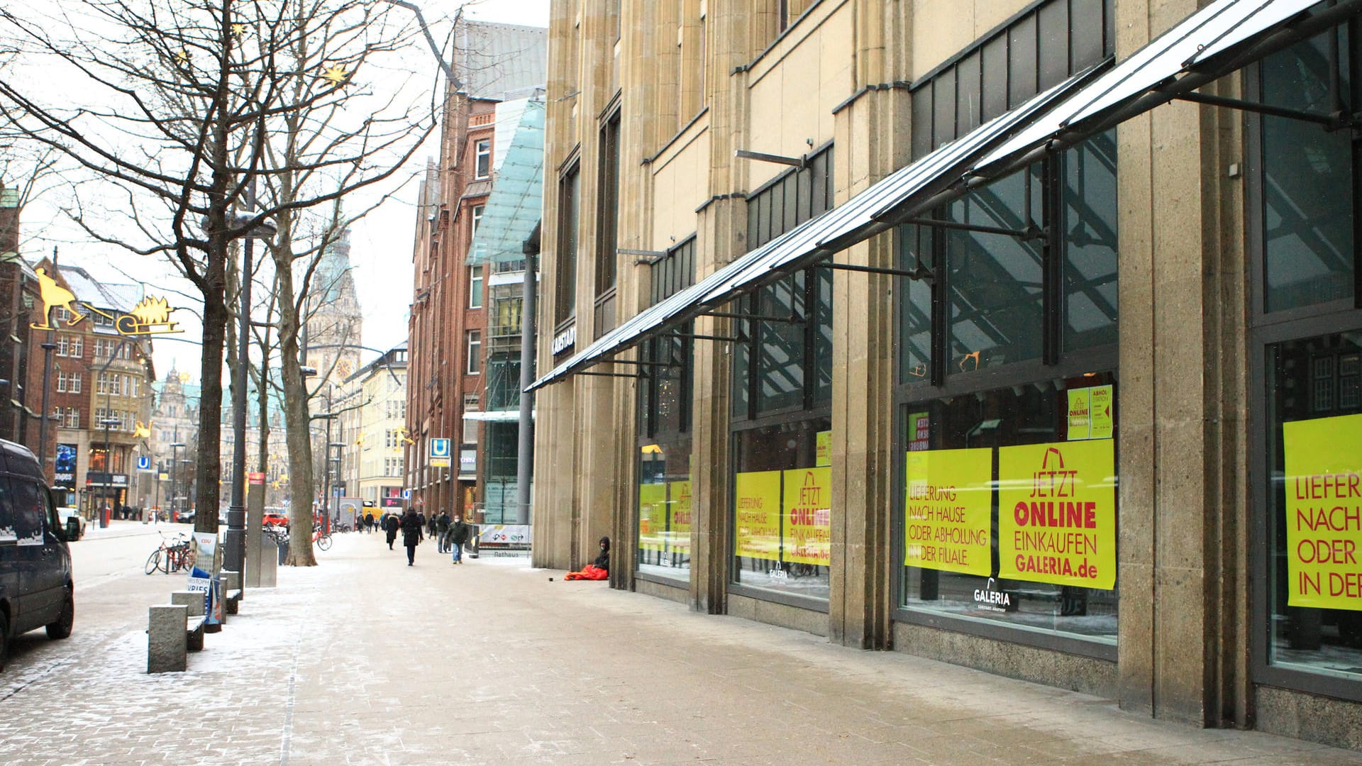 Die nahezu menschenleere Geschäftsstraße (Symbolbild): "Nicht weniger als die Zukunft der Hamburger Innenstadt steht auf dem Spiel" Die nahezu menschenleere Geschäftsstraße (Symbolbild): "Nicht weniger als die Zukunft der Hamburger Innenstadt steht auf dem Spiel"