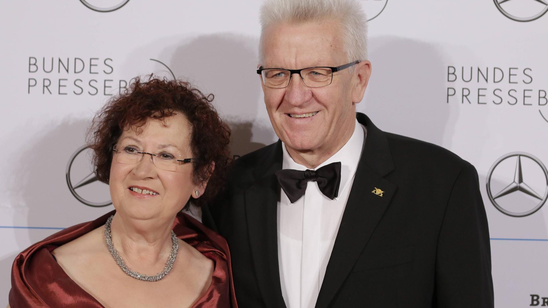 Gerlinde (l) und Winfried Kretschmann (r): Die Frau des Ministerpräsidenten ist an Brustkrebs erkrankt. (Archivbild) Gerlinde (l) und Winfried Kretschmann (r): Die Frau des Ministerpräsidenten ist an Brustkrebs erkrankt. (Archivbild)