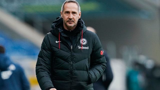 Trainer Adi Hütter ist mit seinem Team auf Erfolgskurs.