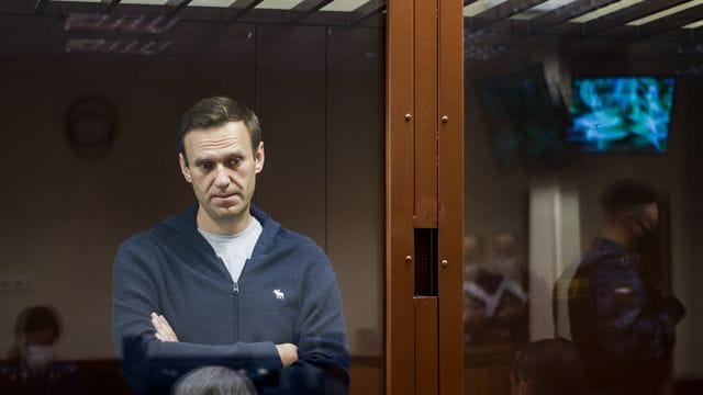 Alexej Nawalny steht wegen der angeblichen Beleidigung eines Weltkriegsveteranen vor Gericht. Alexej Nawalny steht wegen der angeblichen Beleidigung eines Weltkriegsveteranen vor Gericht.