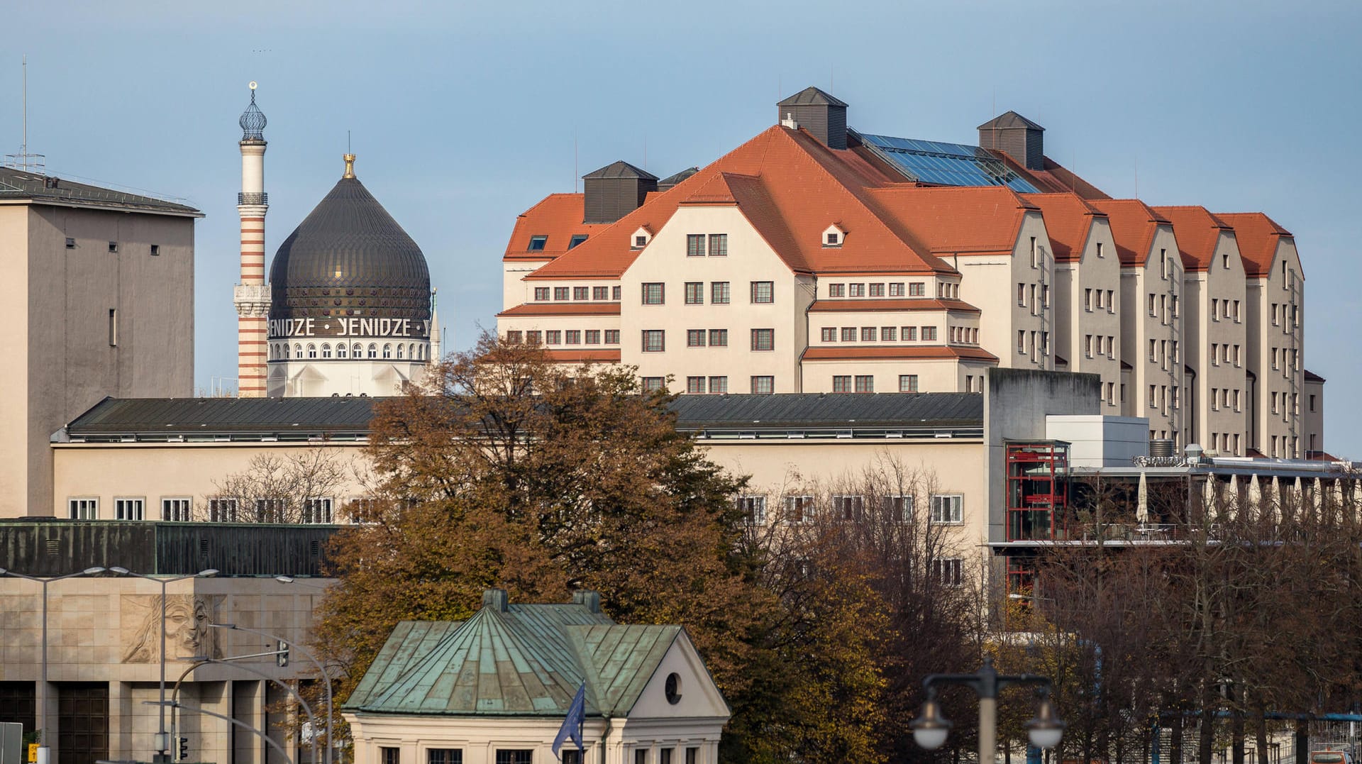 Das Hotel Maritim in der Dresdener Innenstadt: Hier soll der Mann sich angezündet haben, berichtet der MDR (Archivbild).