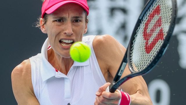 Scheiterte knapp bei der Phillip Island Trophy in der ersten Runde: Andrea Petkovic in Aktion. Scheiterte knapp bei der Phillip Island Trophy in der ersten Runde: Andrea Petkovic in Aktion.