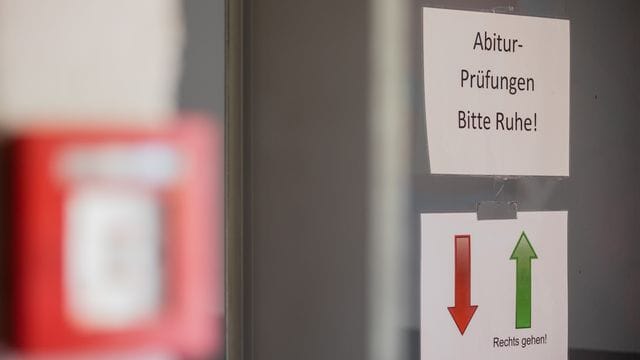 Die Abiturprüfungen sollen nach Ansicht der Juso-Vorsitzenden während der Pandemie anders ablaufen.