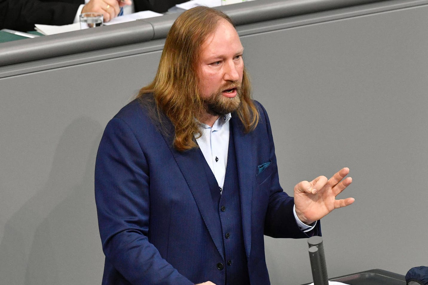 Anton Hofreiter, Grüne-Fraktionsvorsitzender: Er forderte, dass Kommunen notfalls auch zur Enteignung greifen.