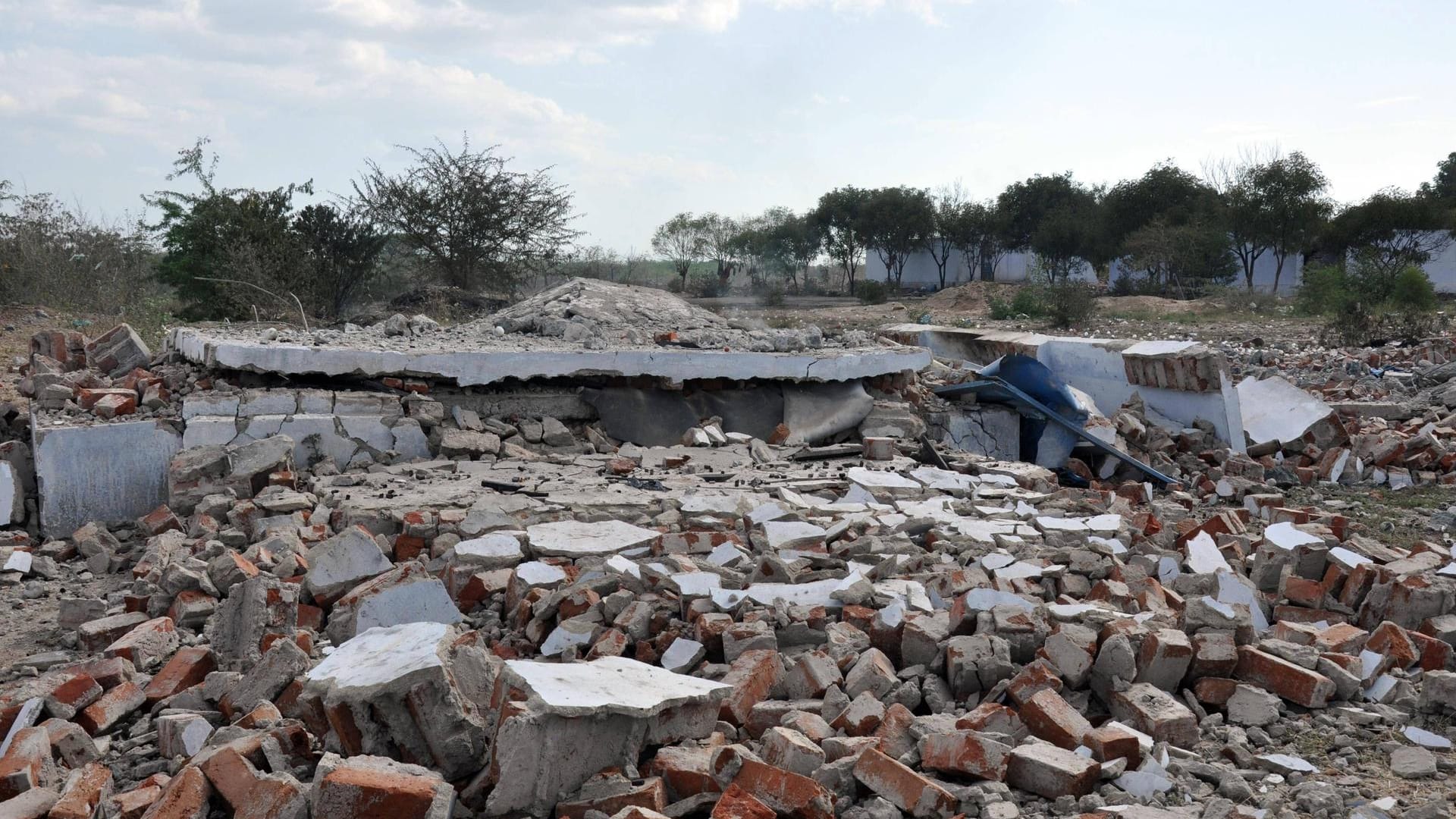 Überreste einer Feuerwerksfabrik in Indien: Auch in dieser Fabrik kam es vor etlichen Jahren zu einer Explosion (Symbolbild).