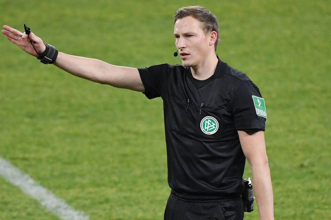Martin Petersen: Der Schiedsrichter machte als Video-Assistent keine gute Figur.