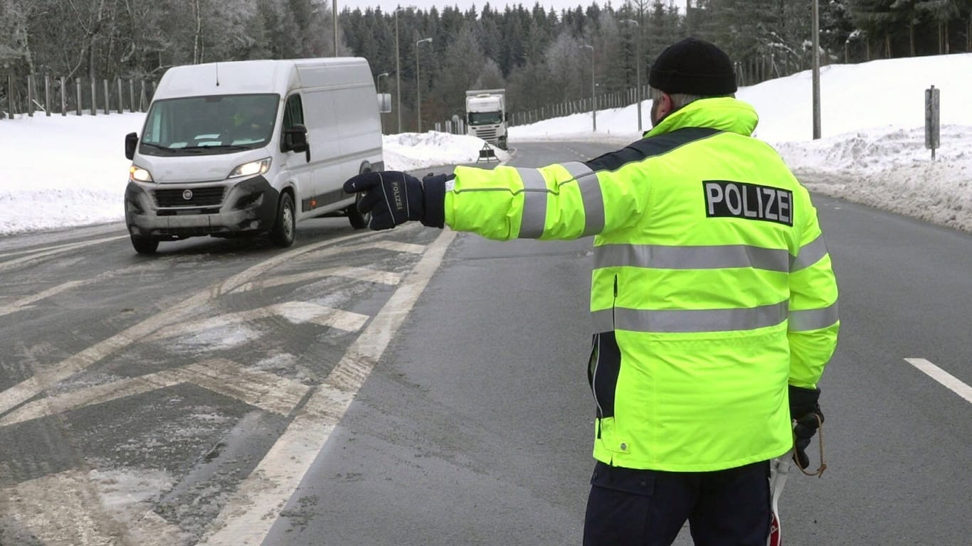 Grenzkontrolle: Die Bundespolizei kontrolliert Einreisende nach Deutschland. (Symbolfoto)