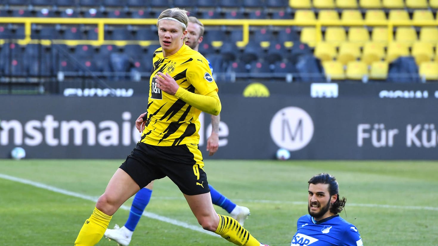 Erling Haaland: Dortmunds Stürmerstar gleicht gegen die TSG Hoffenheim aus. Erling Haaland: Dortmunds Stürmerstar gleicht gegen die TSG Hoffenheim aus.
