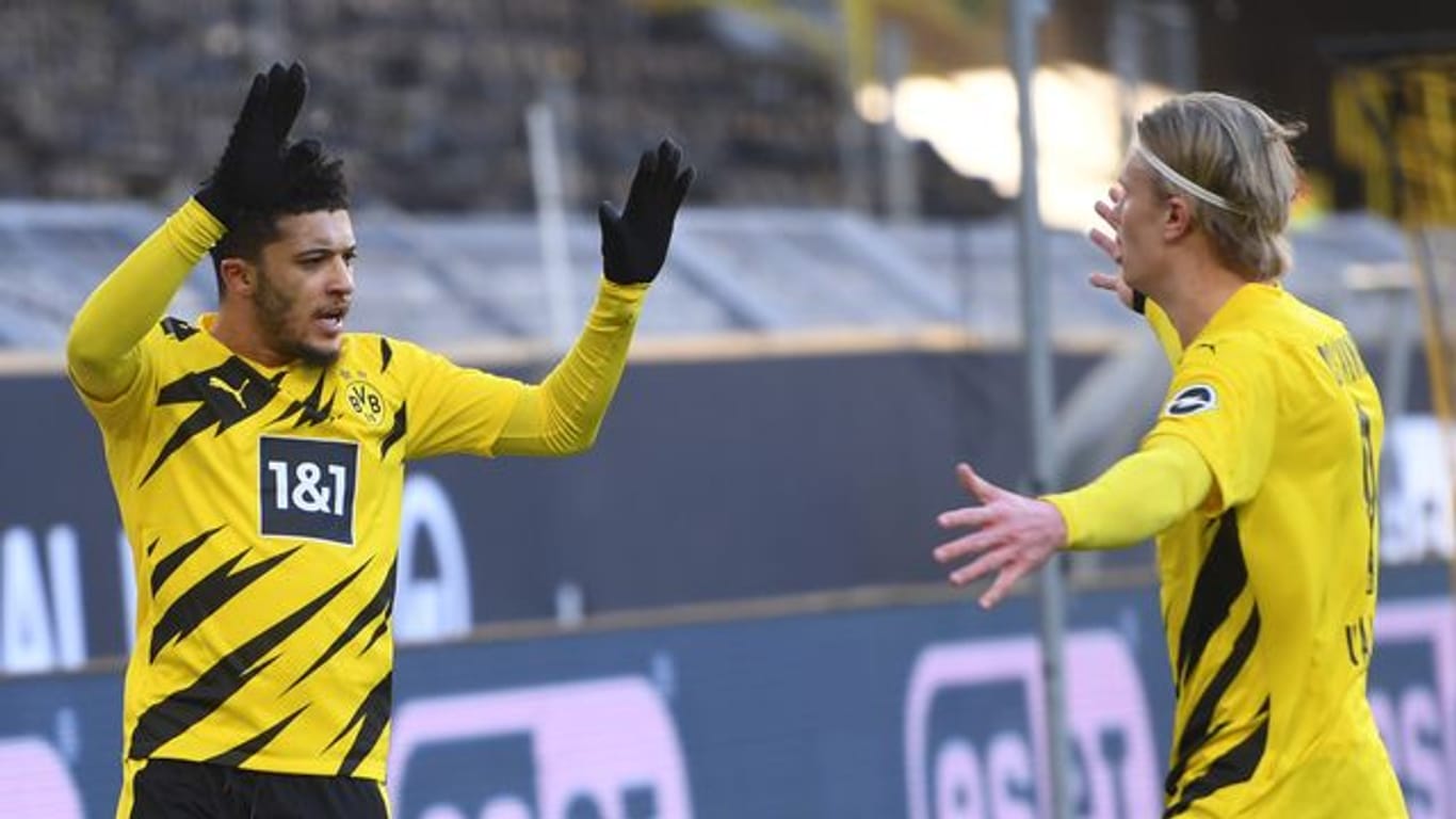 Jadon Sancho (l) und Erling Haaland retteten dem BVB einen Punkt gegen Hoffenheim.