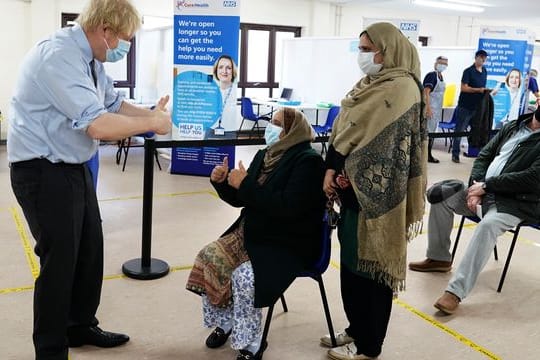 Premierminister Boris Johnson (l.