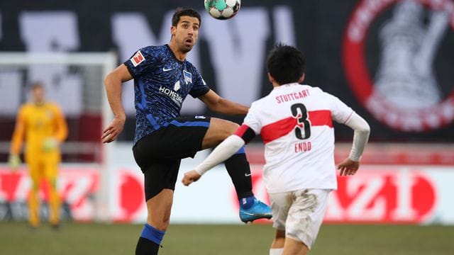 Sami Khedira (l) kam mit der Hertha in Stuttgart nicht über ein 1:1 hinaus. Sami Khedira (l) kam mit der Hertha in Stuttgart nicht über ein 1:1 hinaus.