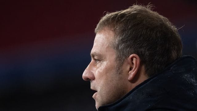 Bayern-Trainer Hansi Flick wehrt sich gegen die Kritik.