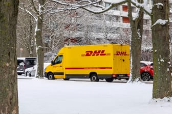Wintereinbruch: Schnee und Glätte verlangsamen in vielen Regionen die Zustellung von Paketen.