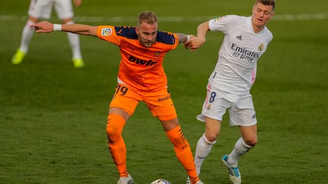 Traf beim Real-Sieg gegen Valencia: Toni Kroos (r).