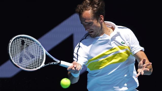 Daniil Medwedew steht nach seinem Sieg im Viertelfinale.