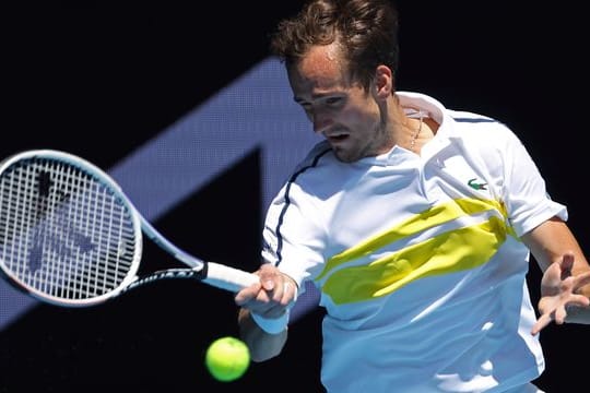 Daniil Medwedew steht nach seinem Sieg im Viertelfinale.