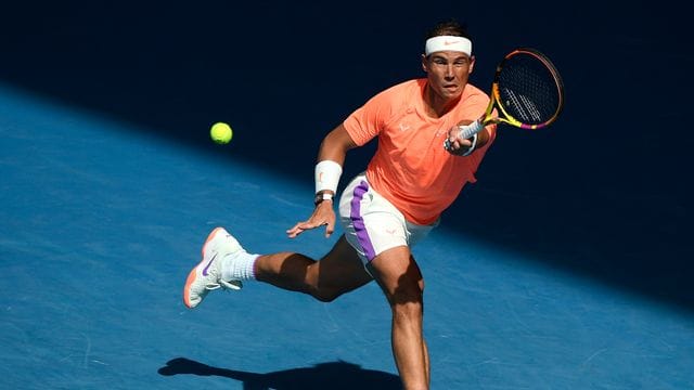 Steht nach einem klaren Sieg über Fabio Fognini im Viertelfinale: Rafael Nadal in Aktion.